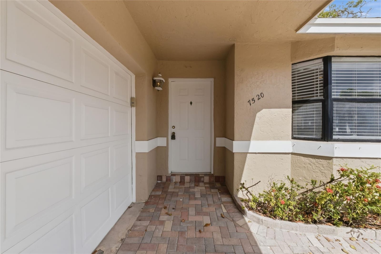 7520 NW 88th Terrace — photo 9