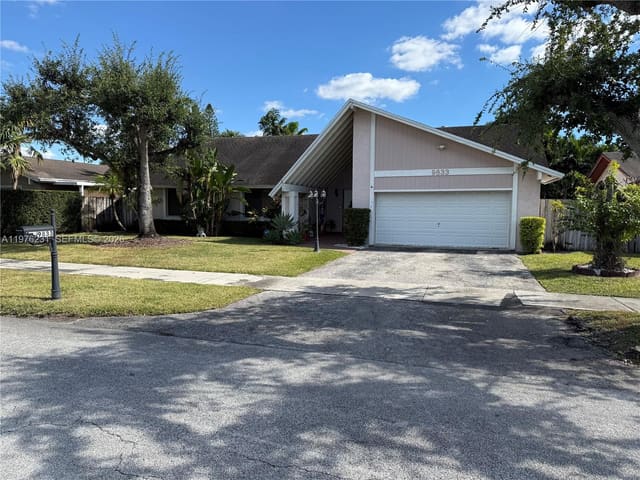 9833 SW 133rd Place, sold in Calusa Club Estates 5th A, Miami, FL