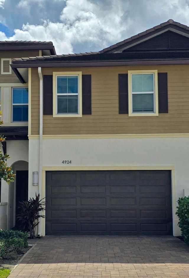 4924 Pointe Midtown Way, sold in Pointe Midtown, Palm Beach Gardens, FL