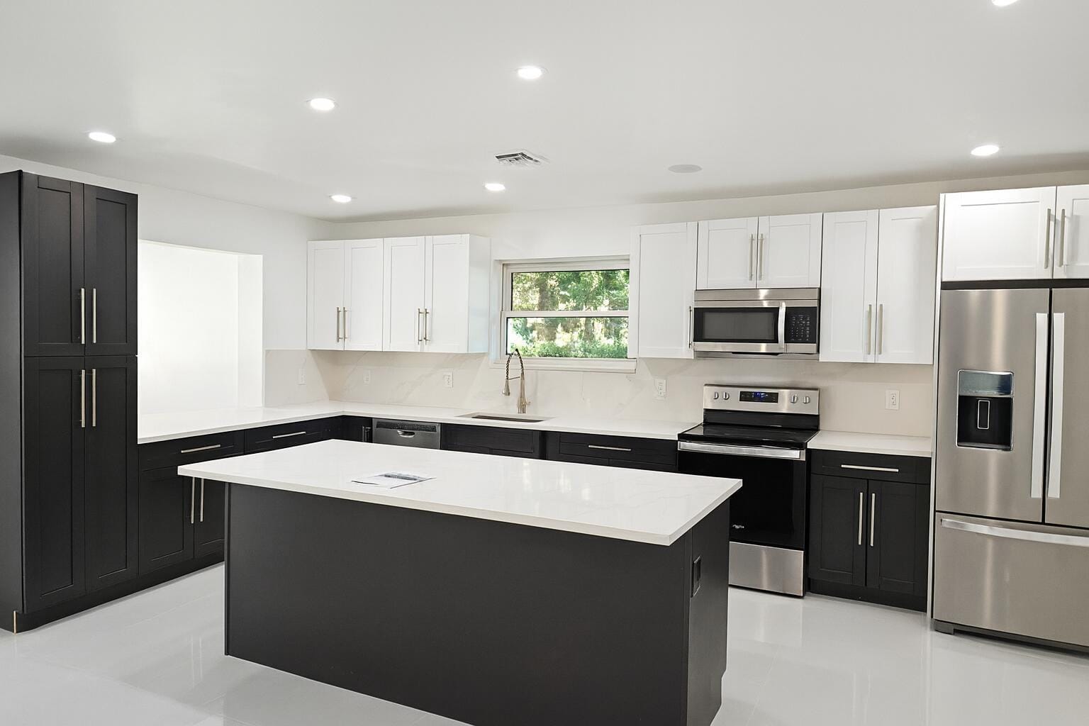 1124 Yale Drive — photo 4