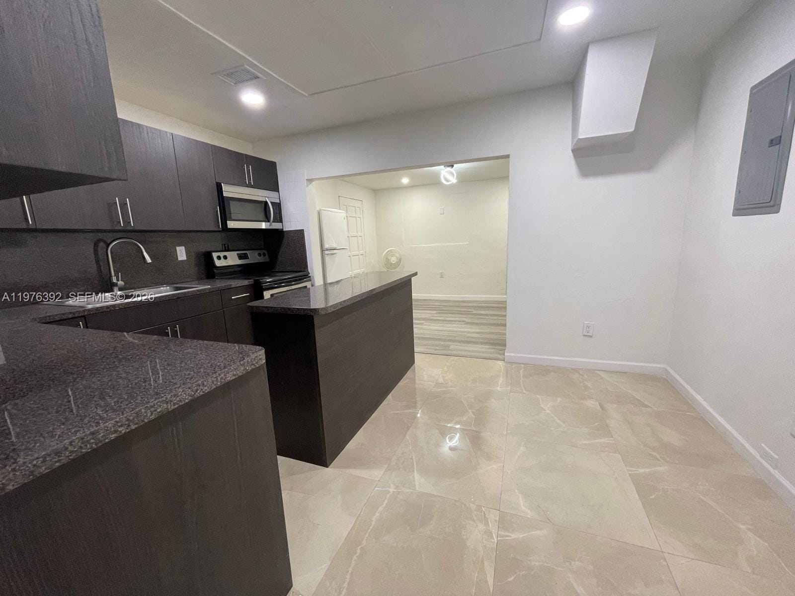 10415 NW 35th Avenue, Miami, FL 33147 photo 4