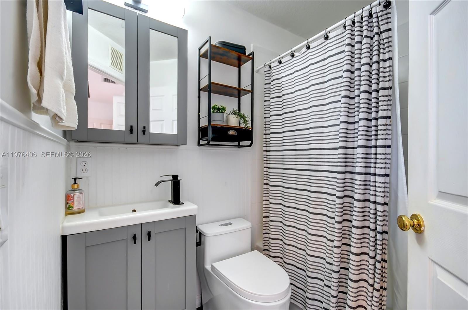 5737 NW 114th Path 113, Doral, FL 33178 photo 8