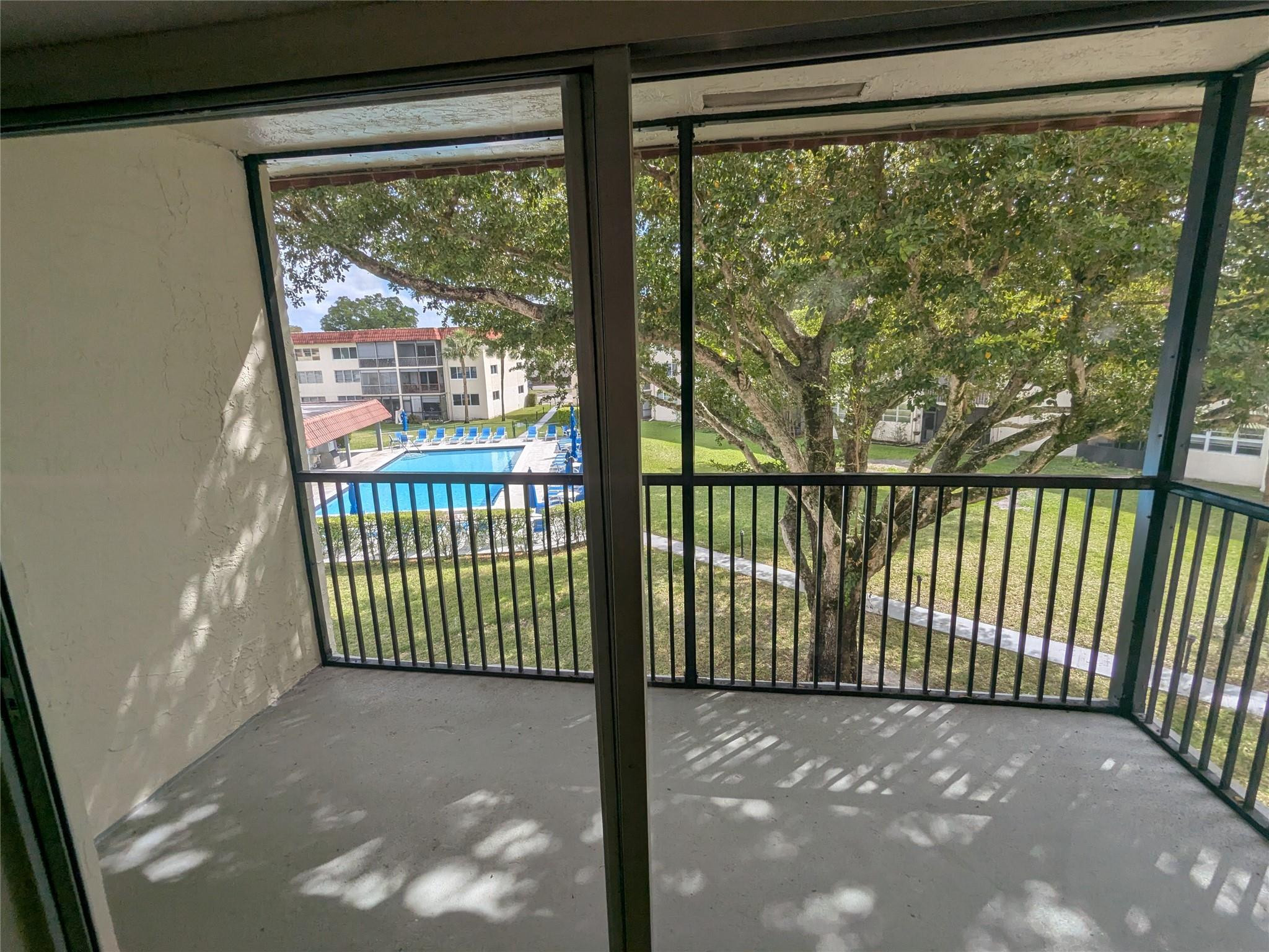 9800 Hollybrook Lake Drive 9-303, Pembroke Pines, FL 33025, Pembroke Pines