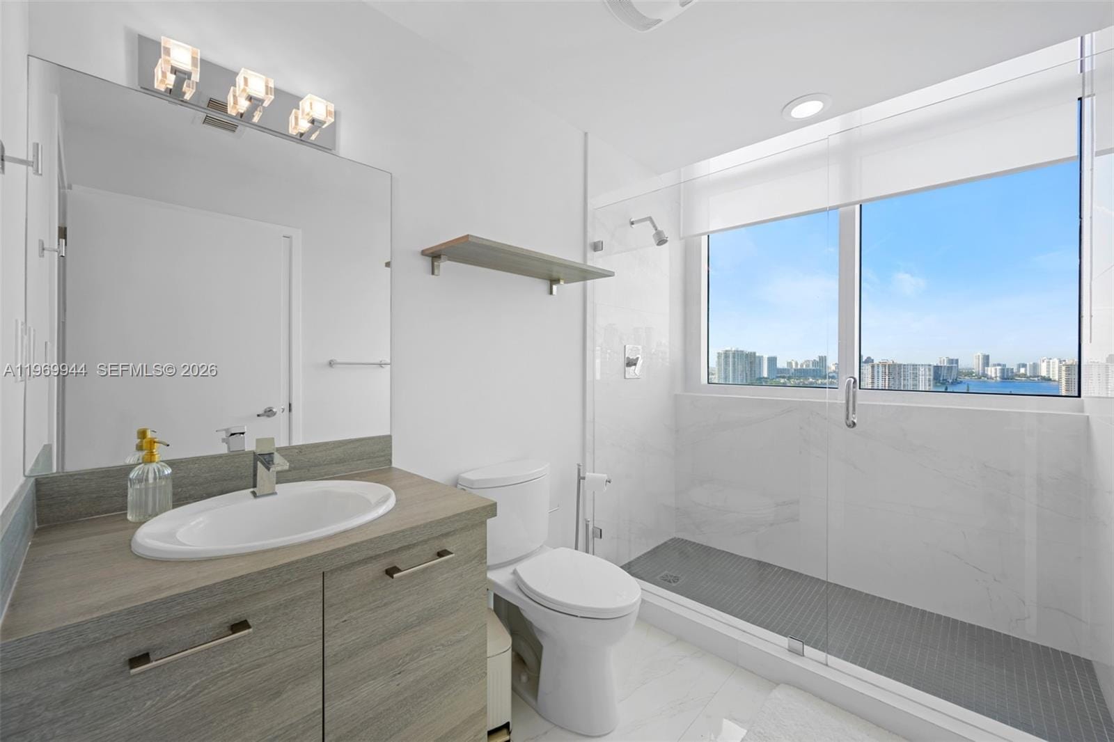 400 Sunny Isles Boulevard 2004, Sunny Isles Beach, FL 33160 photo 21