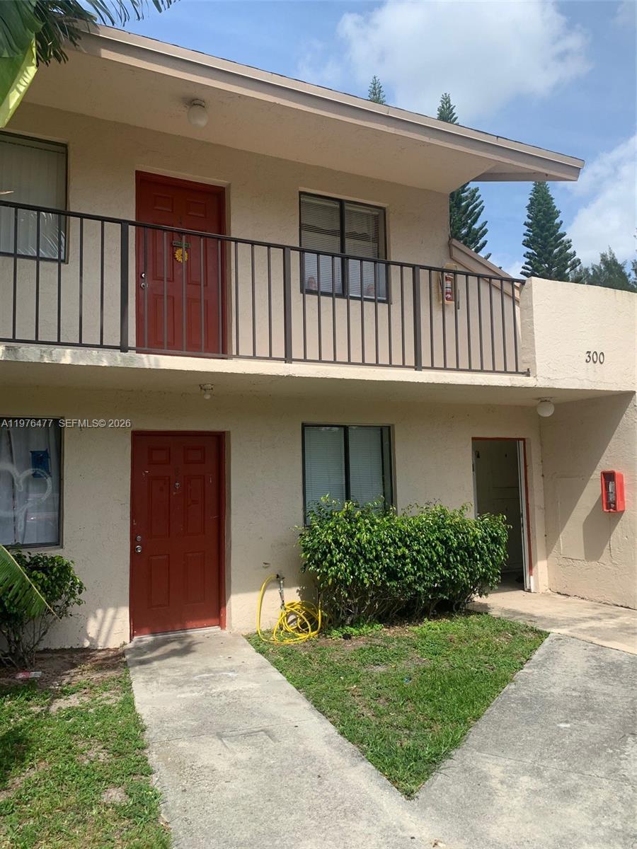 300 Nottingham Circle J, Greenacres, FL 33463, Greenacres