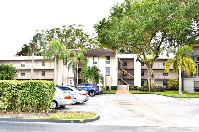 8150 W Mcnab Road 210, Concord Village, Tamarac, FL