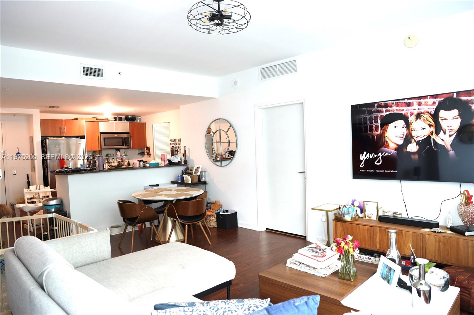 300 S Biscayne Boulevard 3504, Miami, FL 33131, Miami