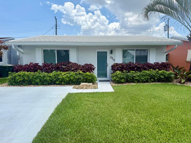 2712 NW 52nd Court, sold in Tamarac Lakes North, Fort Lauderdale, FL