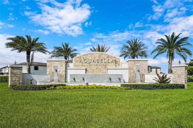 10589 W 33rd Lane, Hialeah, FL 33018
