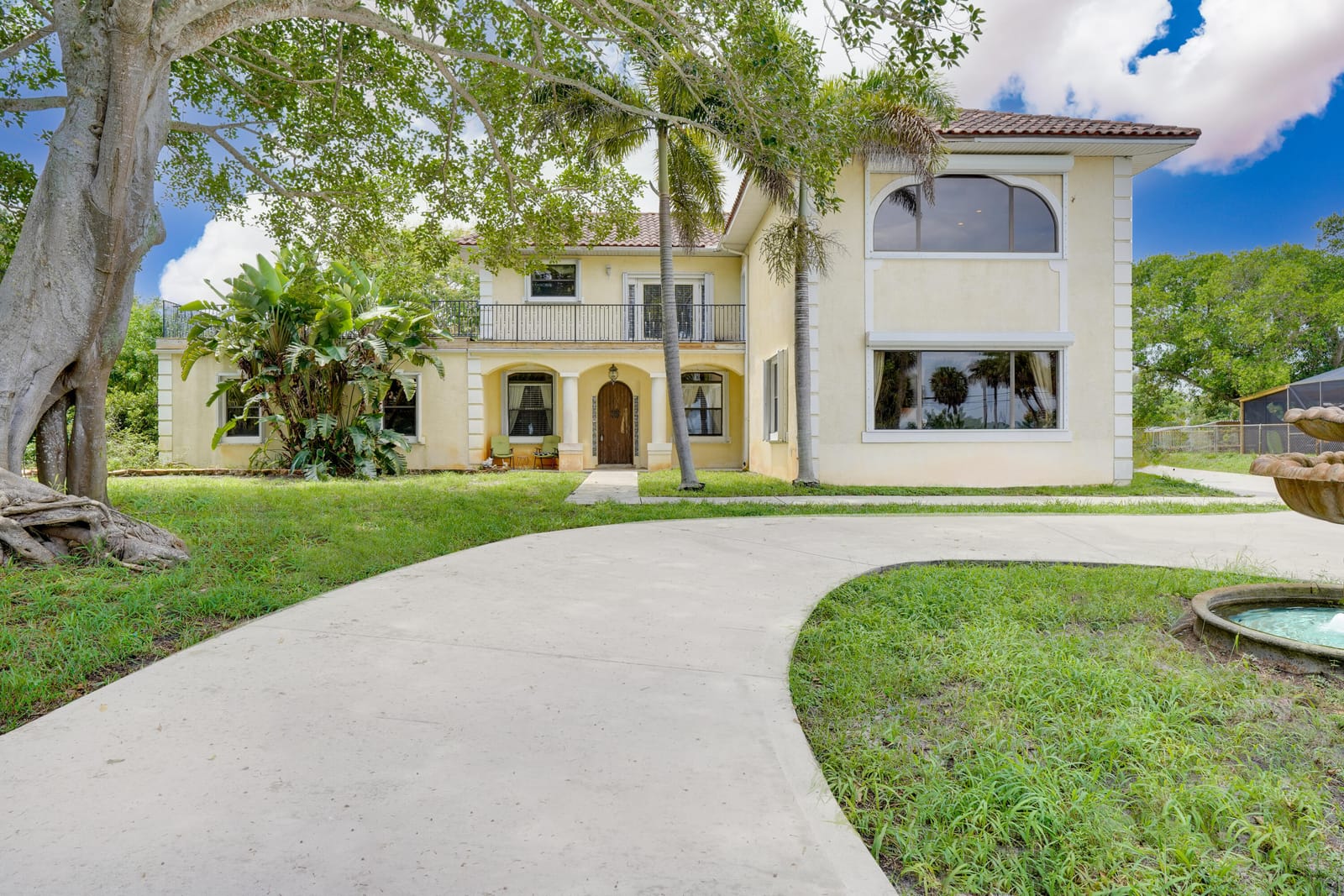 8945 S Indian River Drive — photo 3