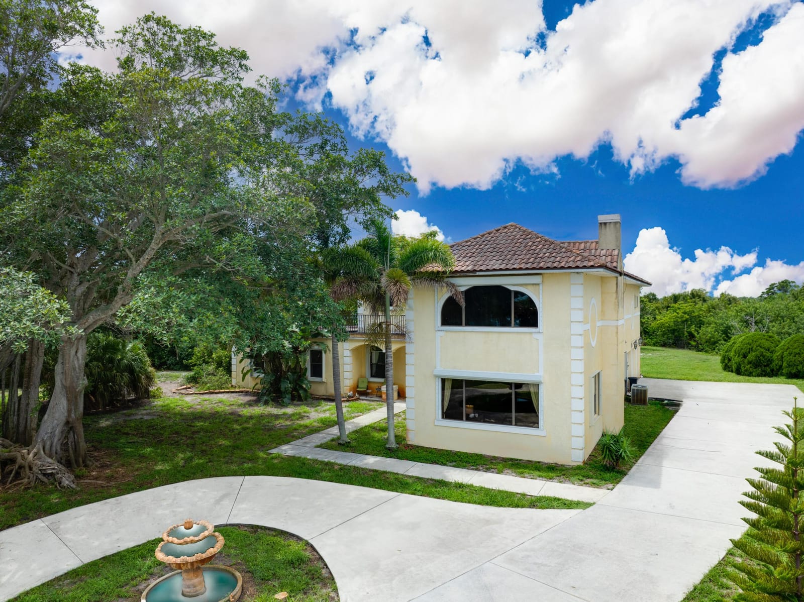 8945 S Indian River Drive — photo 4