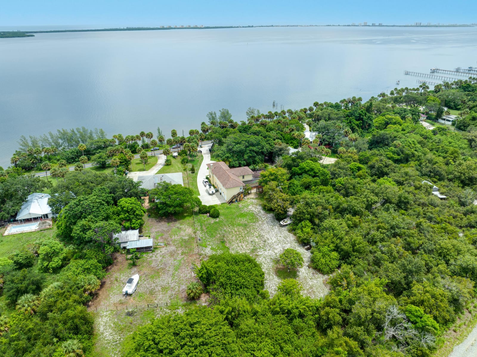 8945 S Indian River Drive — photo 8