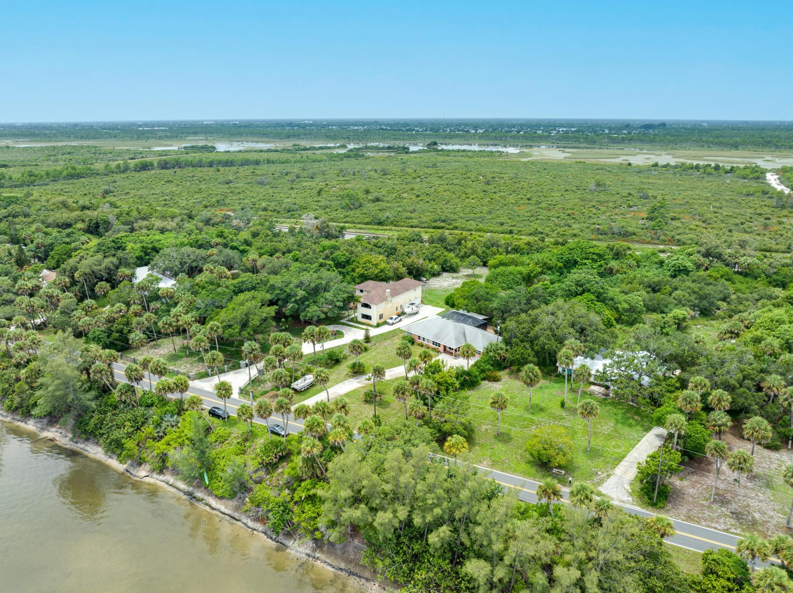 8945 S Indian River Drive — photo 10