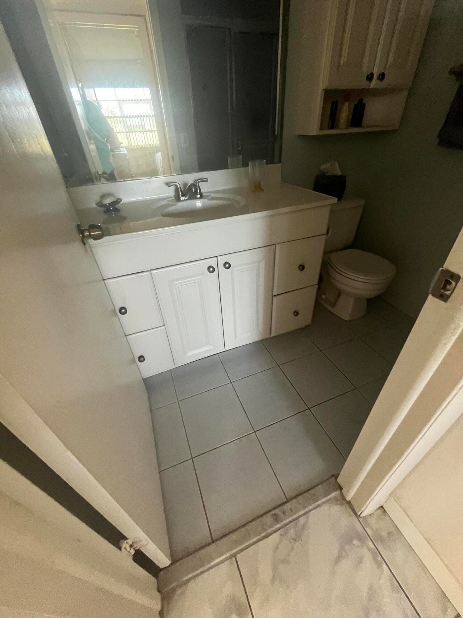 2 Flanders A, Delray Beach, FL 33484 photo 18