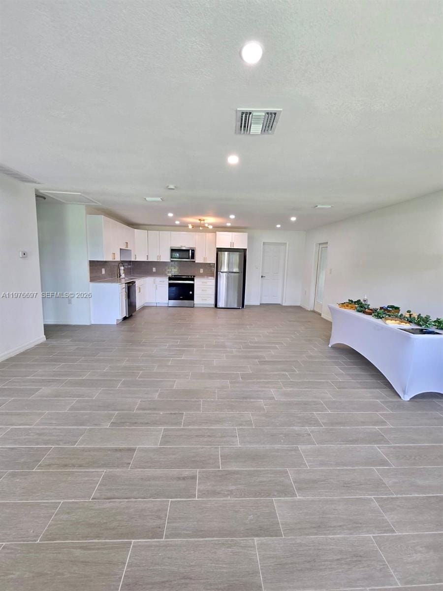 4438 E Riverside Drive — photo 2