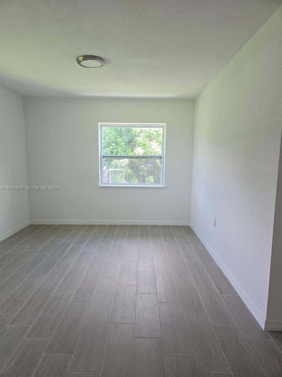 4438 E Riverside Drive — photo 6
