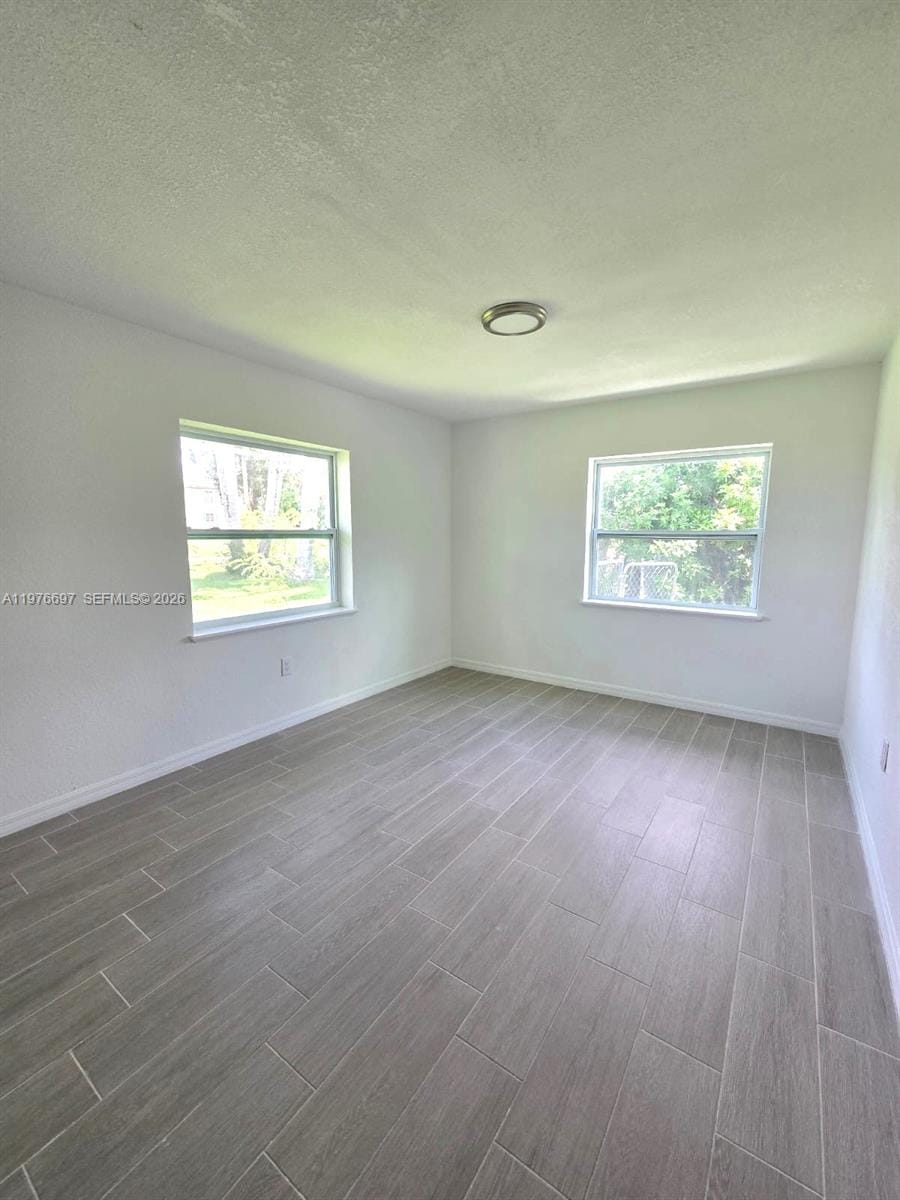4438 E Riverside Drive — photo 9