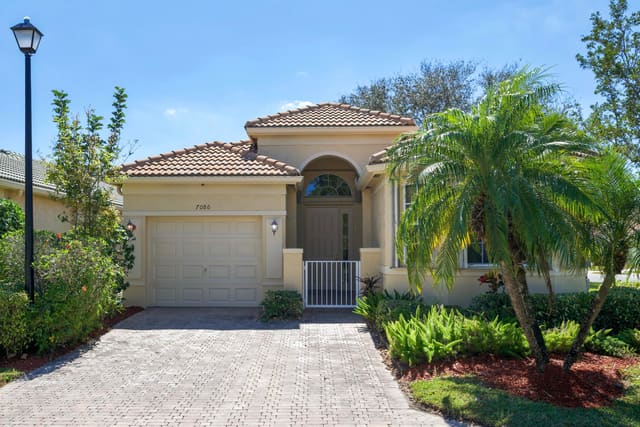 7086 Del Corso Lane, Delray Beach, FL 33446
