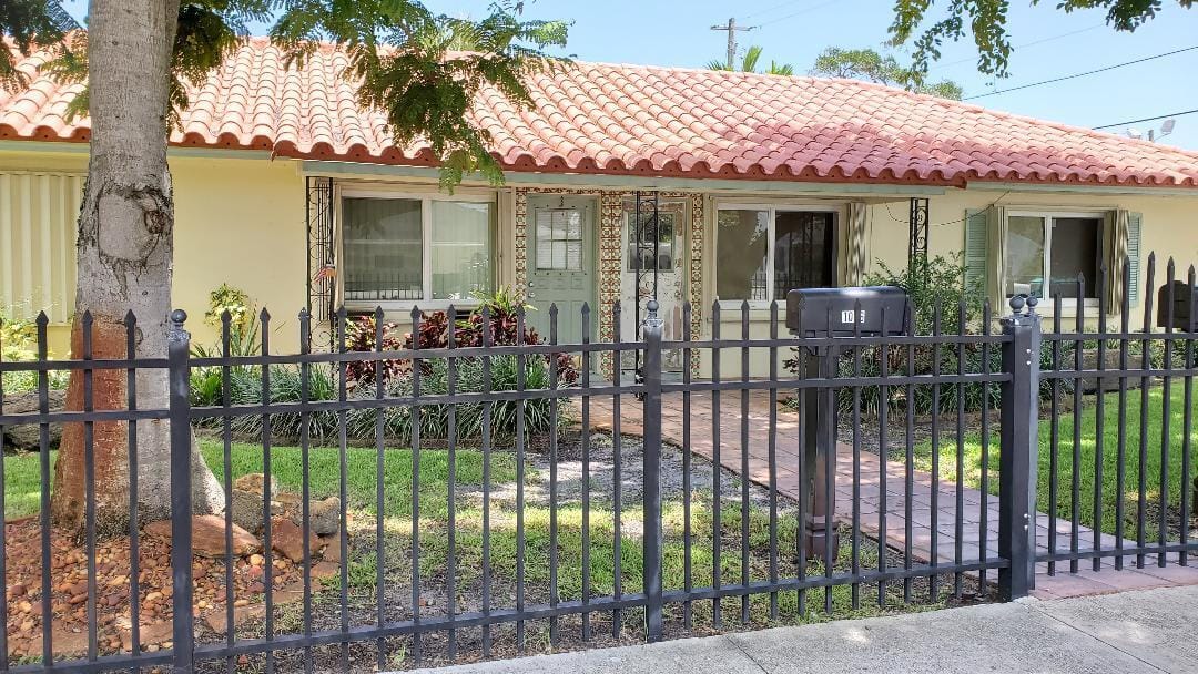 1006 SE 4th Street, Boynton Beach, FL 33435