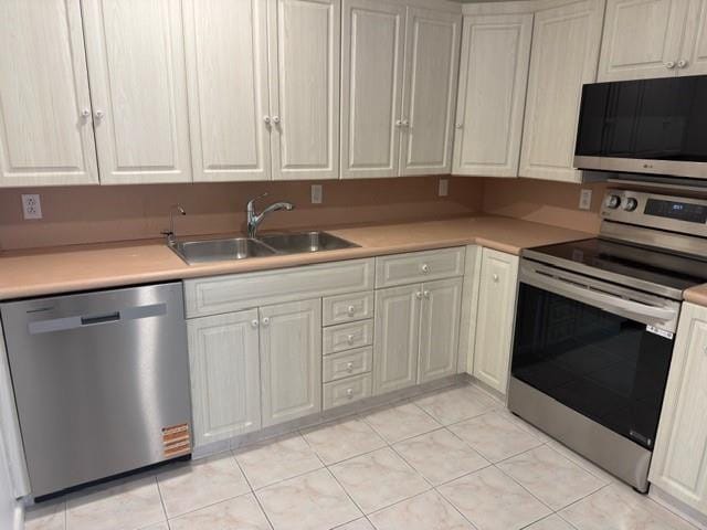 2053 Rexford C 2053 — photo 2
