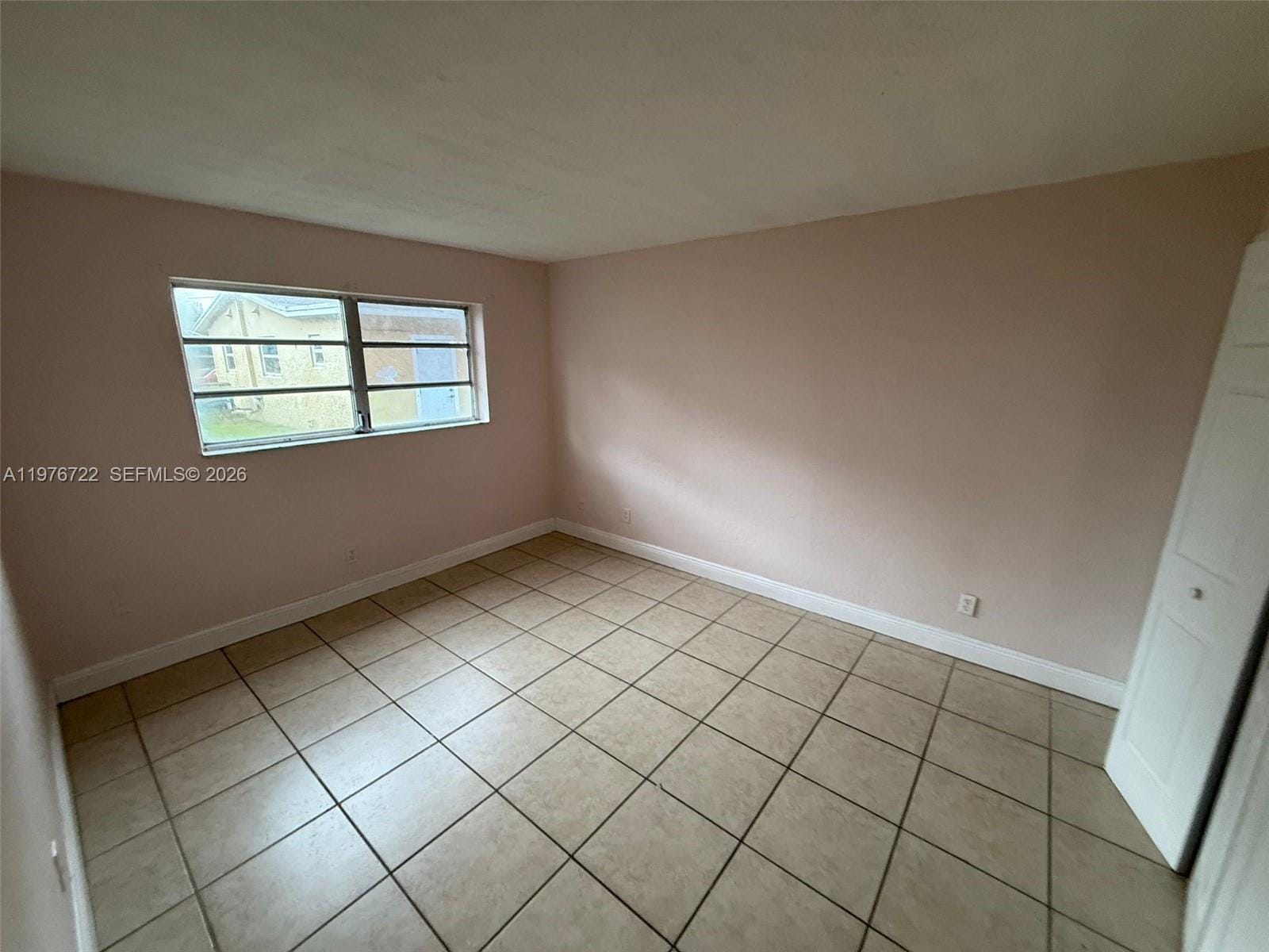 4732 SW 33rd Avenue 103 — photo 4