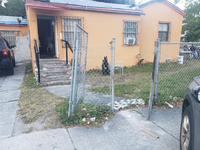 6400 NW Miami Place, Miami, FL 33150