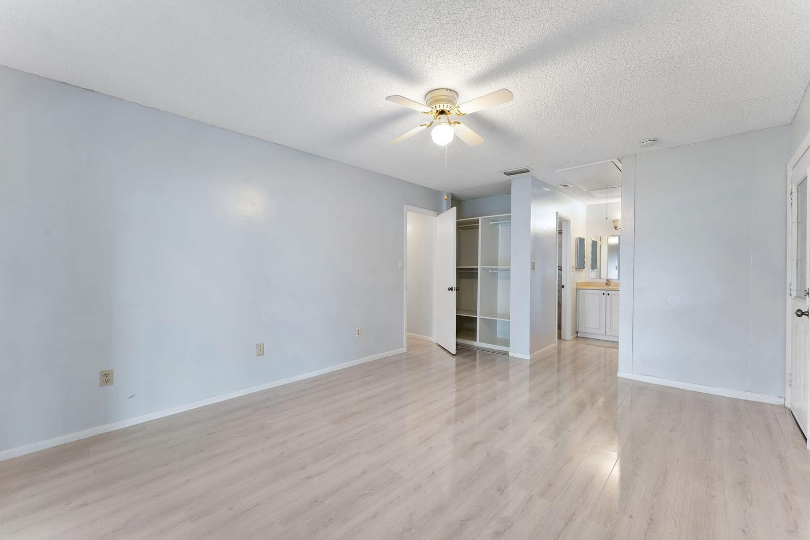 107 Conaskonk Circle, Royal Palm Beach, FL 33411 photo 23
