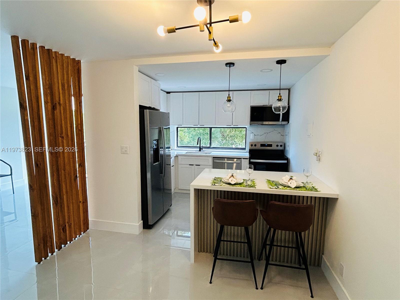 17021 N Bay Road 427 — photo 5