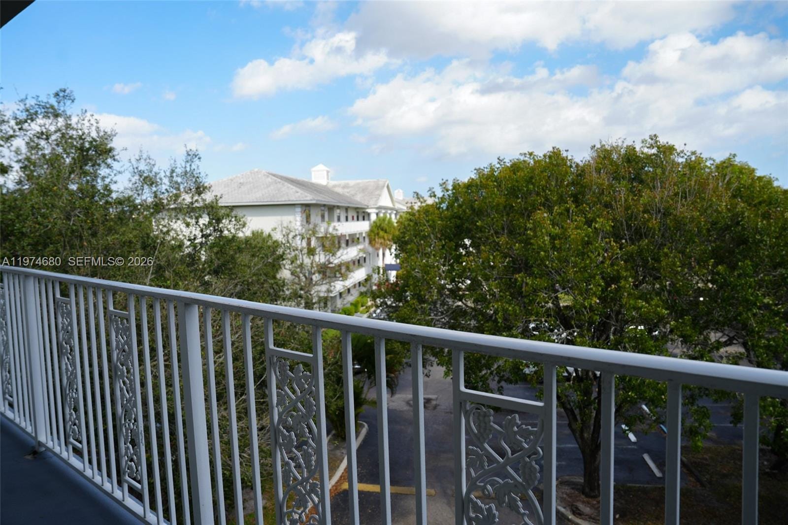 1709 Whitehall Drive 405 — photo 5