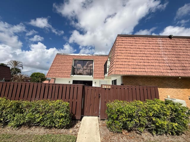 3611 SW Sunset Trace Circle, sold in Sunset Trace At Martin Downs (Aka Martin Downs Pla, Palm City, FL