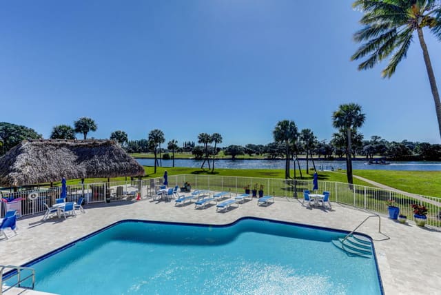 336 Golfview Road 207, Gemini, North Palm Beach, FL