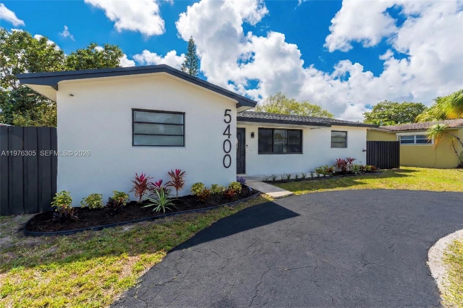5400 Van Buren Street, Hollywood, FL 33021