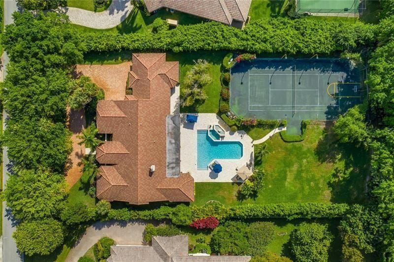 8208 Twin Lake Drive — photo 1