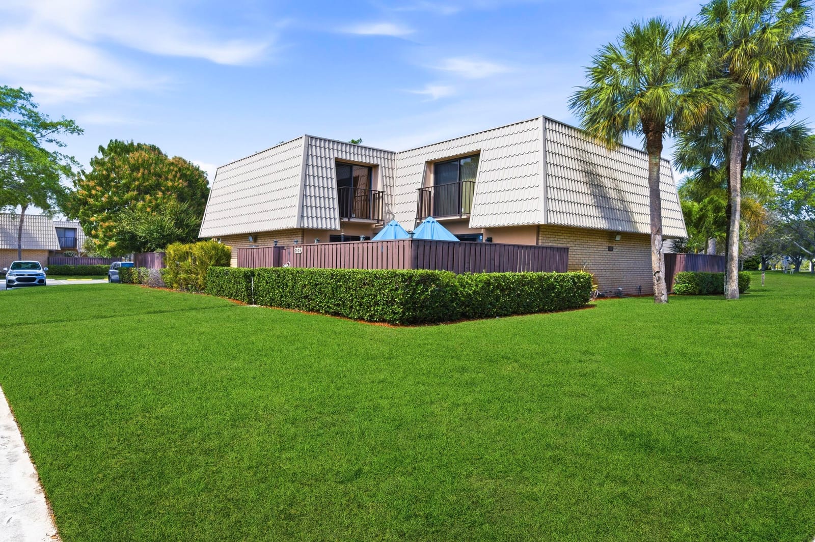 5003 50th Way, West Palm Beach, FL 33409 photo 2