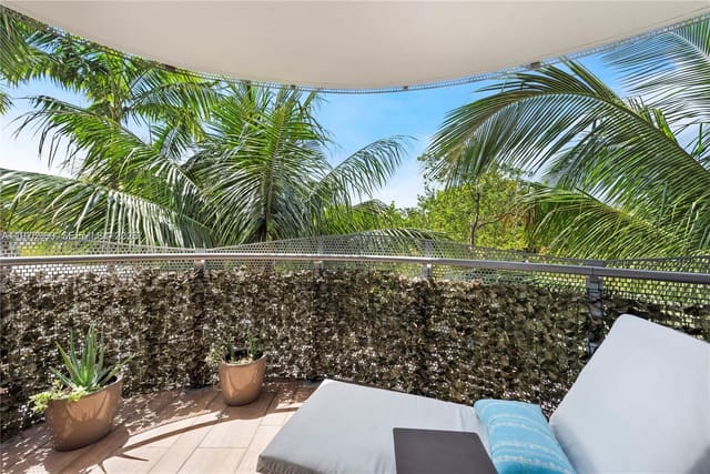 2155 Washington Court 309, sold in Artepark North Condo, Miami Beach, FL
