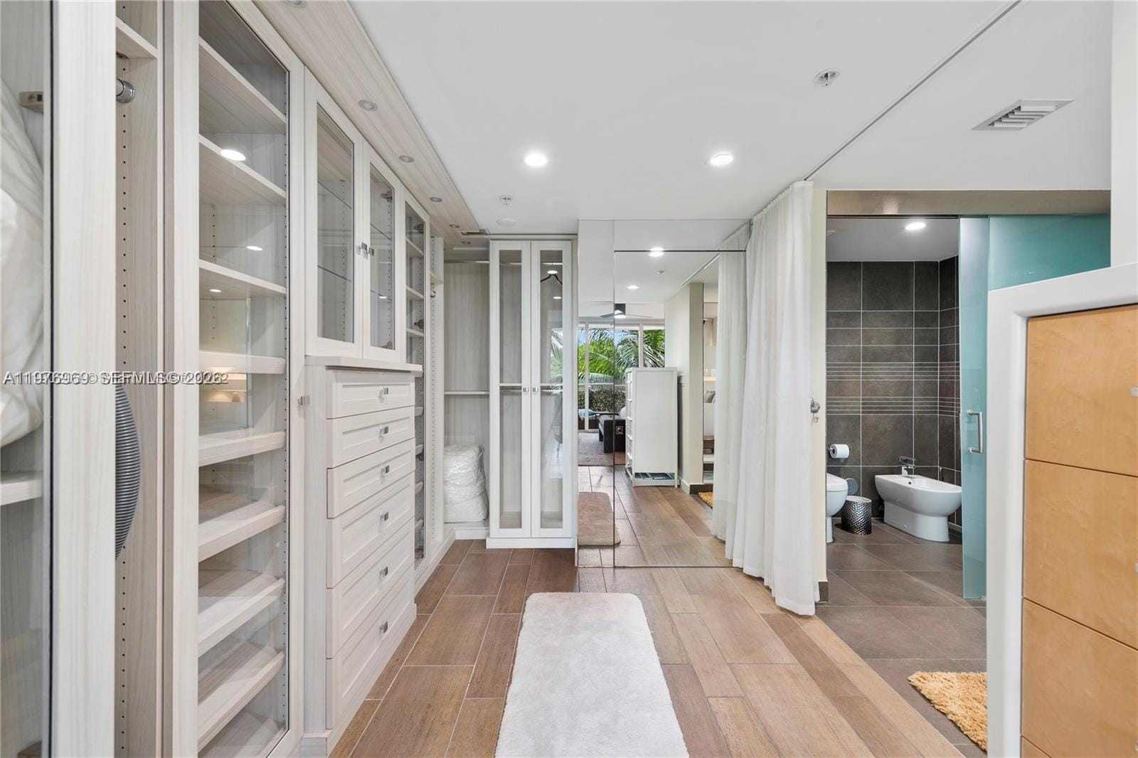 2155 Washington Court 309, Miami Beach, FL 33139 photo 13