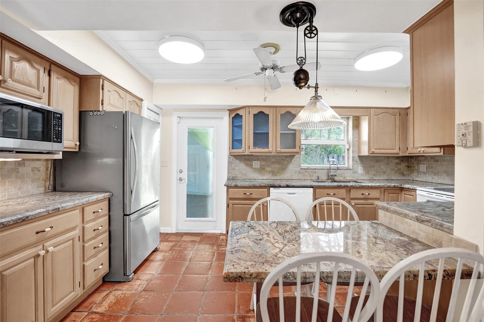 720 E Country Club Circle, Plantation, FL 33317 photo 4
