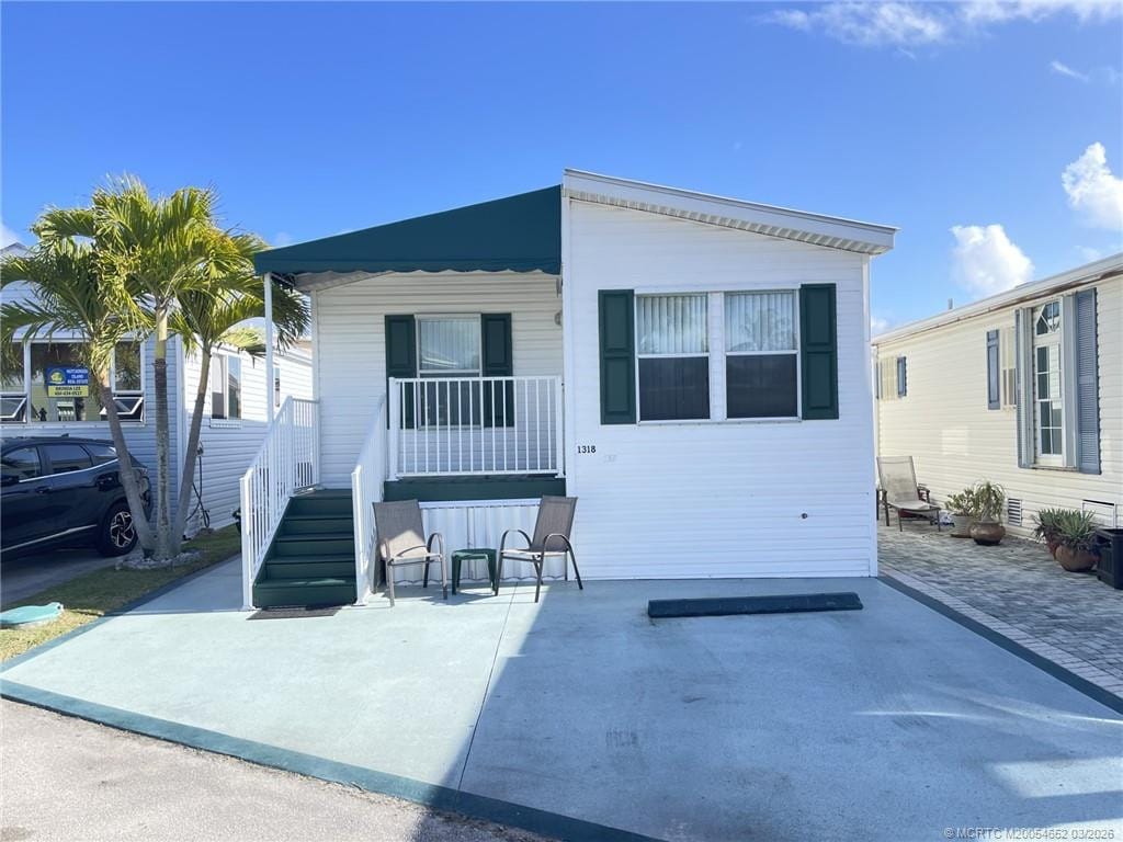 1318 Nettles Boulevard, Jensen Beach, FL 34957 photo 2