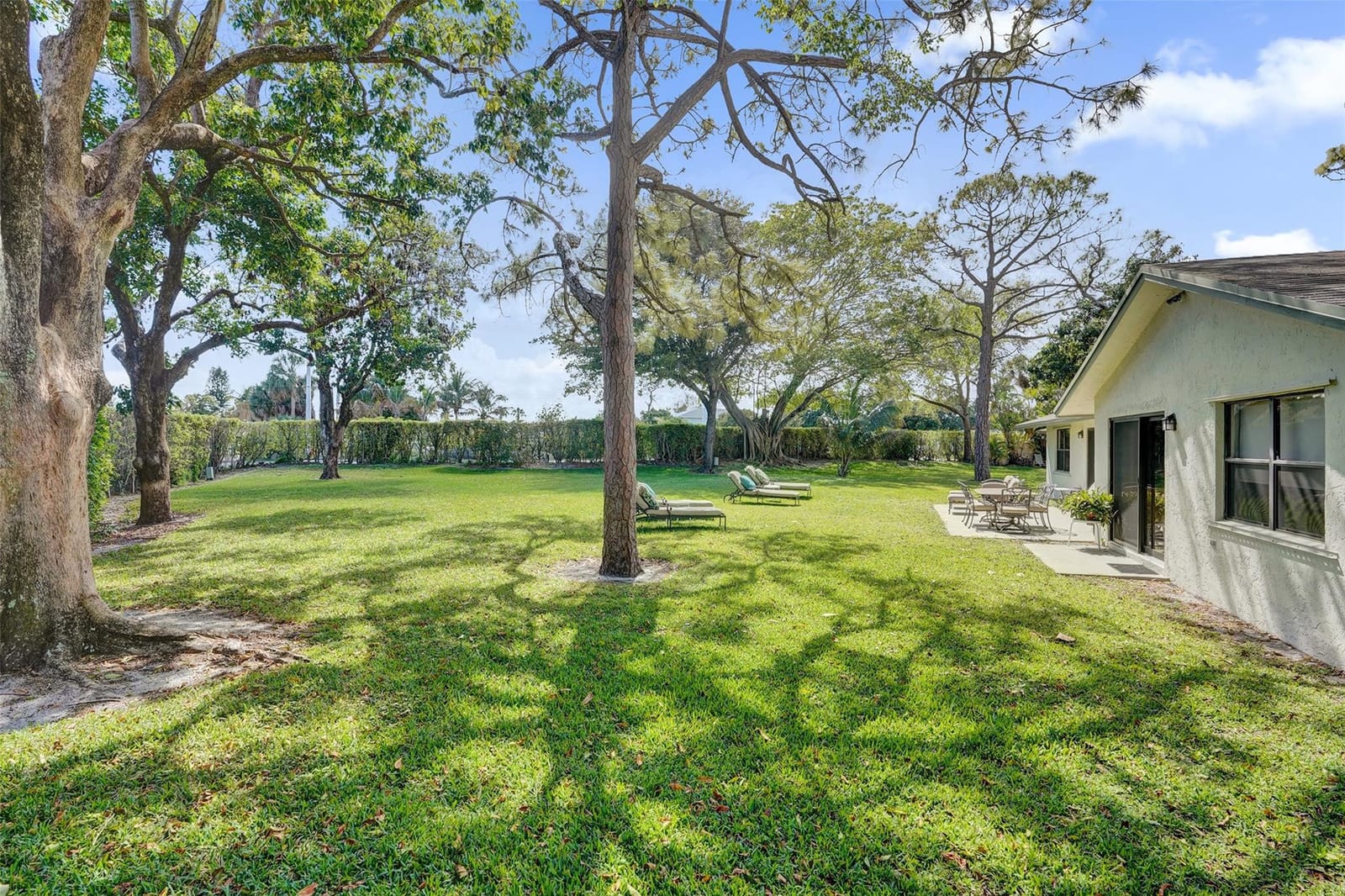 715 NW 23rd Lane, Delray Beach, FL 33445 photo 2