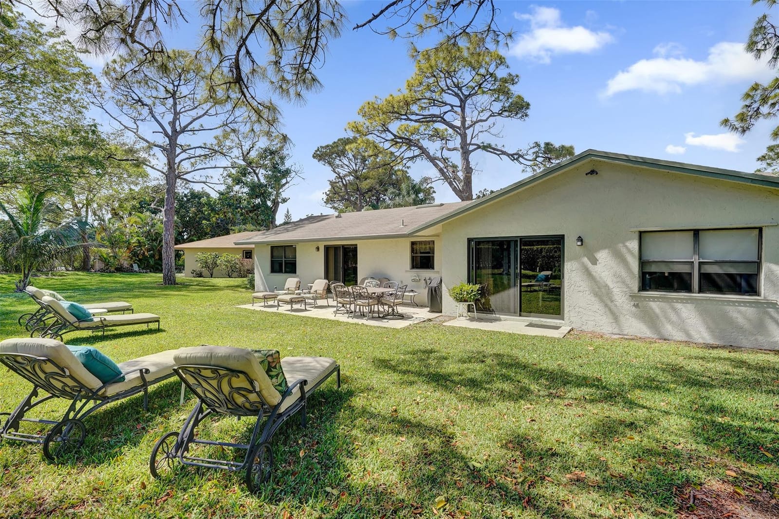 715 NW 23rd Lane, Delray Beach, FL 33445 photo 3