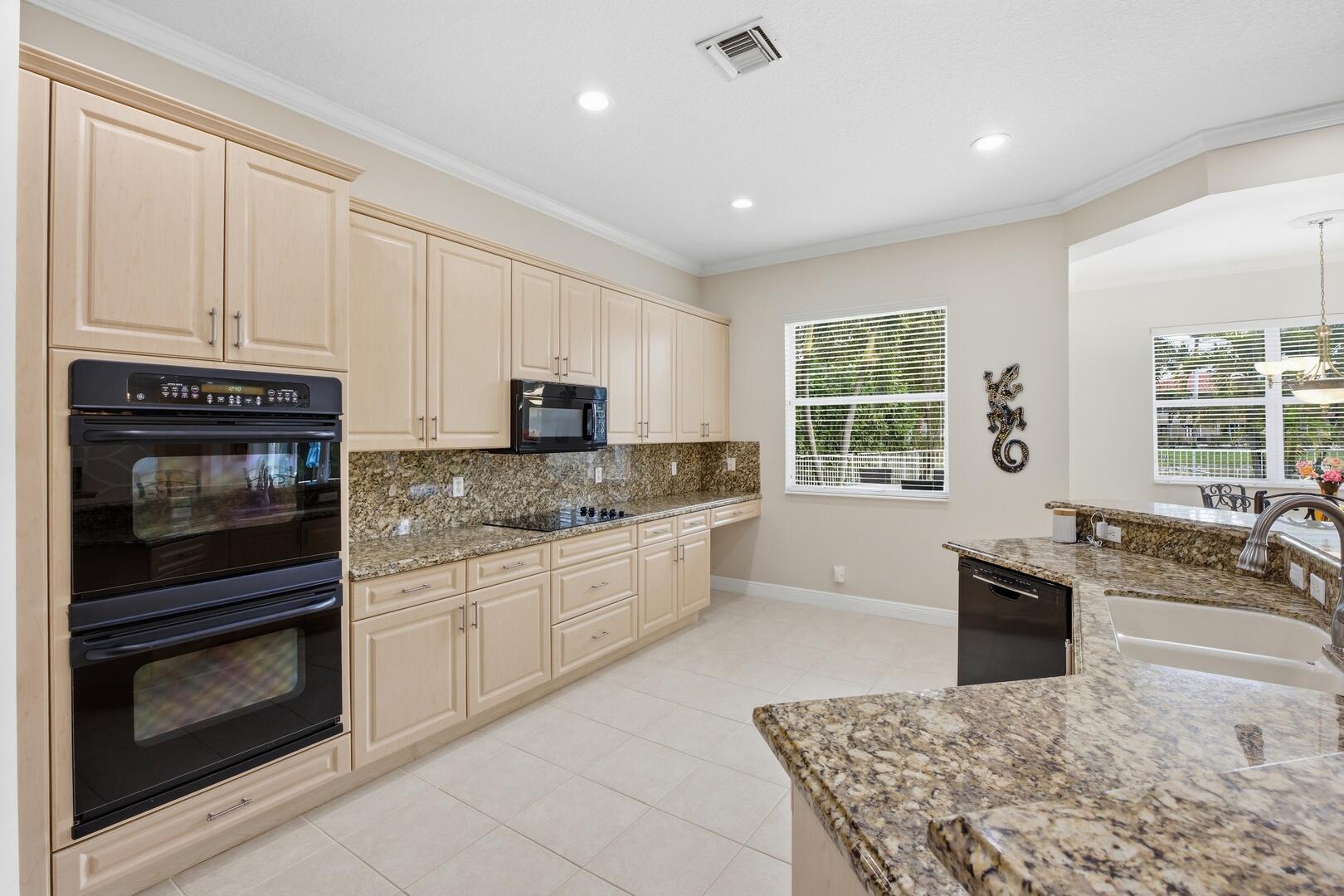 7346 Denicola Lane — photo 11