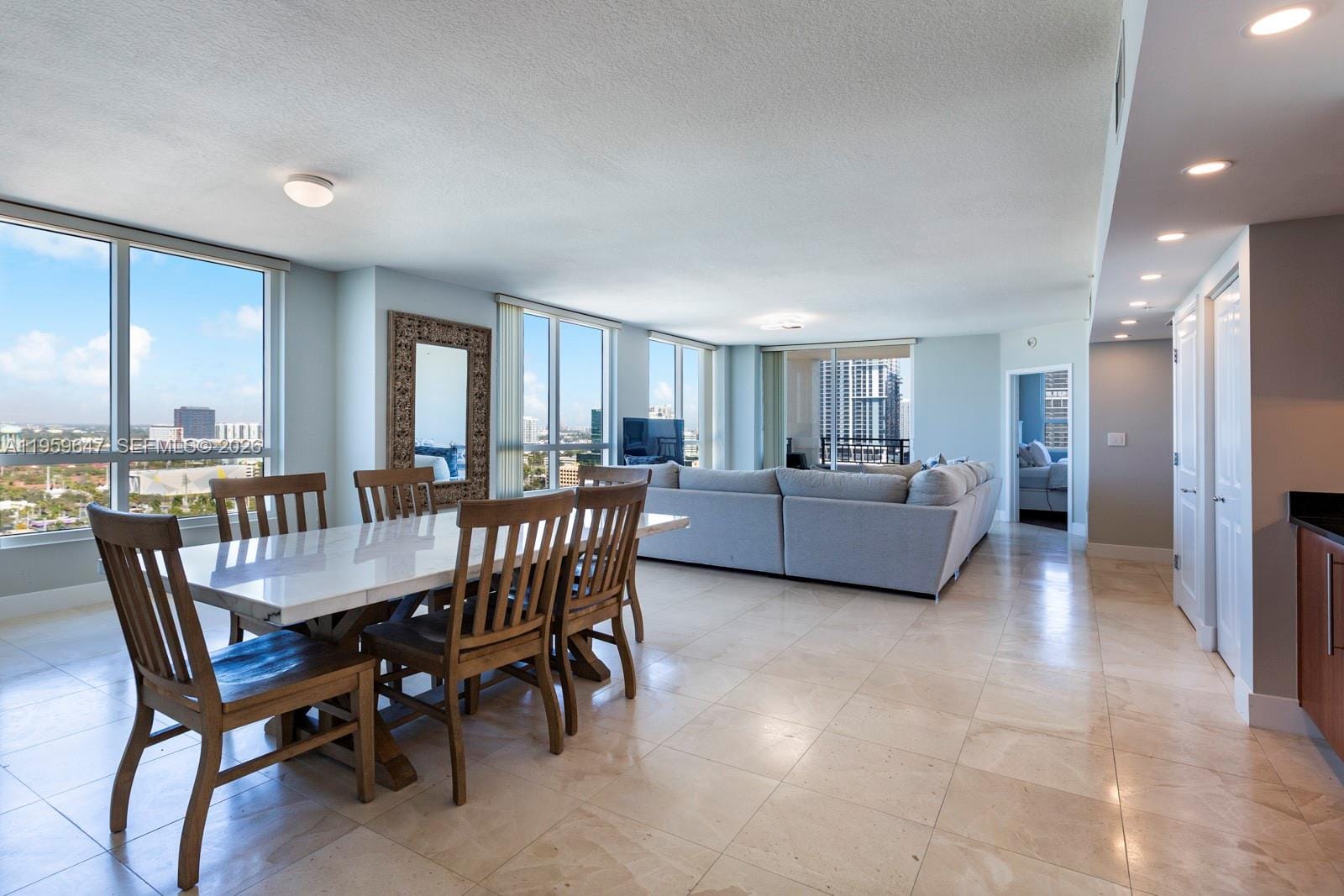 610 W Las Olas Boulevard 2014N, Fort Lauderdale, FL 33312 photo 2
