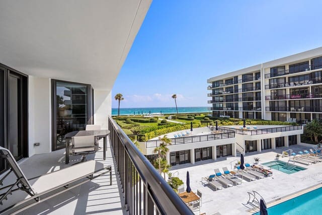 3140 S Ocean Boulevard 201n, sold in Carlton Place Condo, Palm Beach, FL