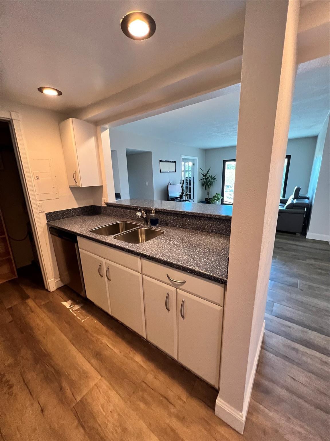 1000 River Reach Drive 320 — photo 4