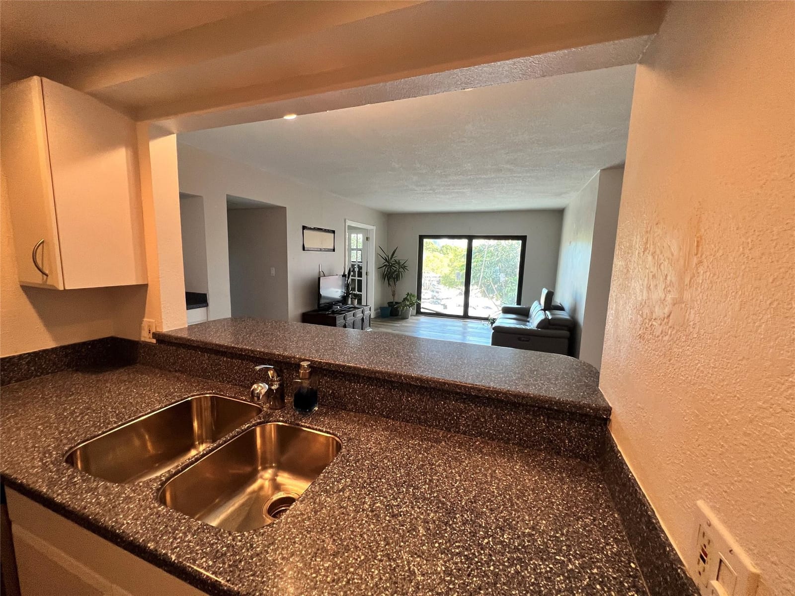 1000 River Reach Drive 320 — photo 5