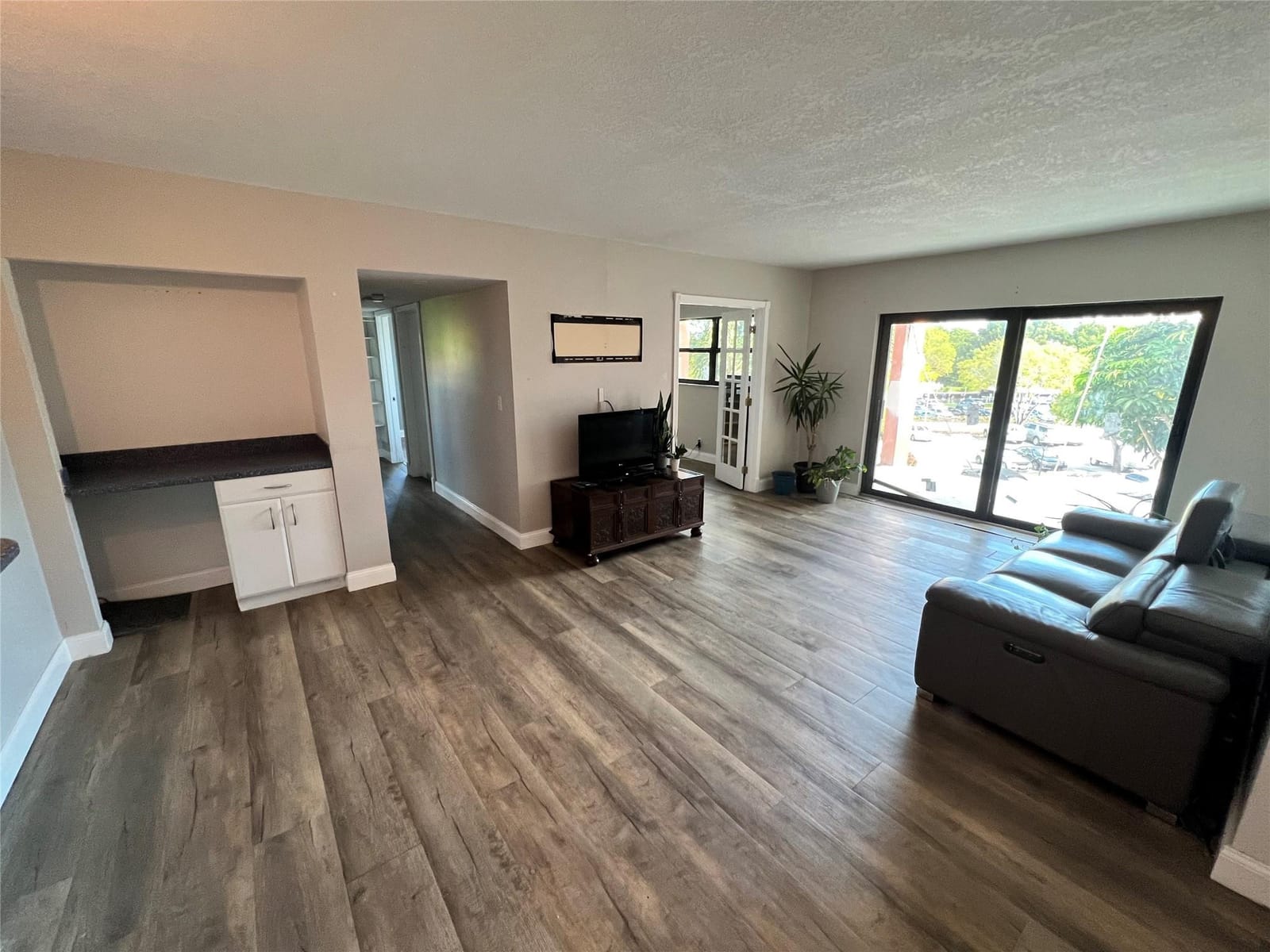 1000 River Reach Drive 320 — photo 7