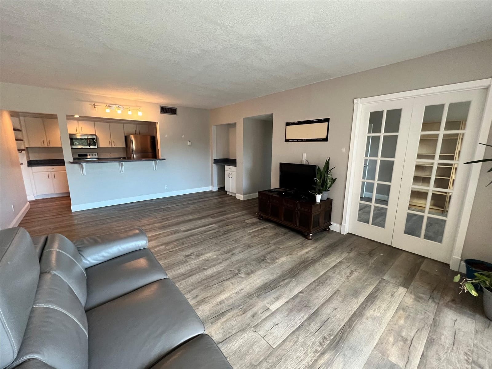 1000 River Reach Drive 320 — photo 10