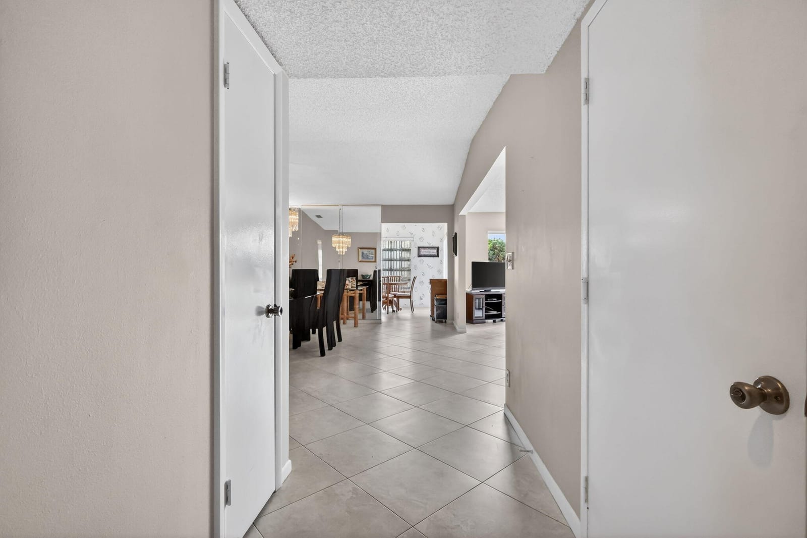 5404 Viburnum Circle — photo 4