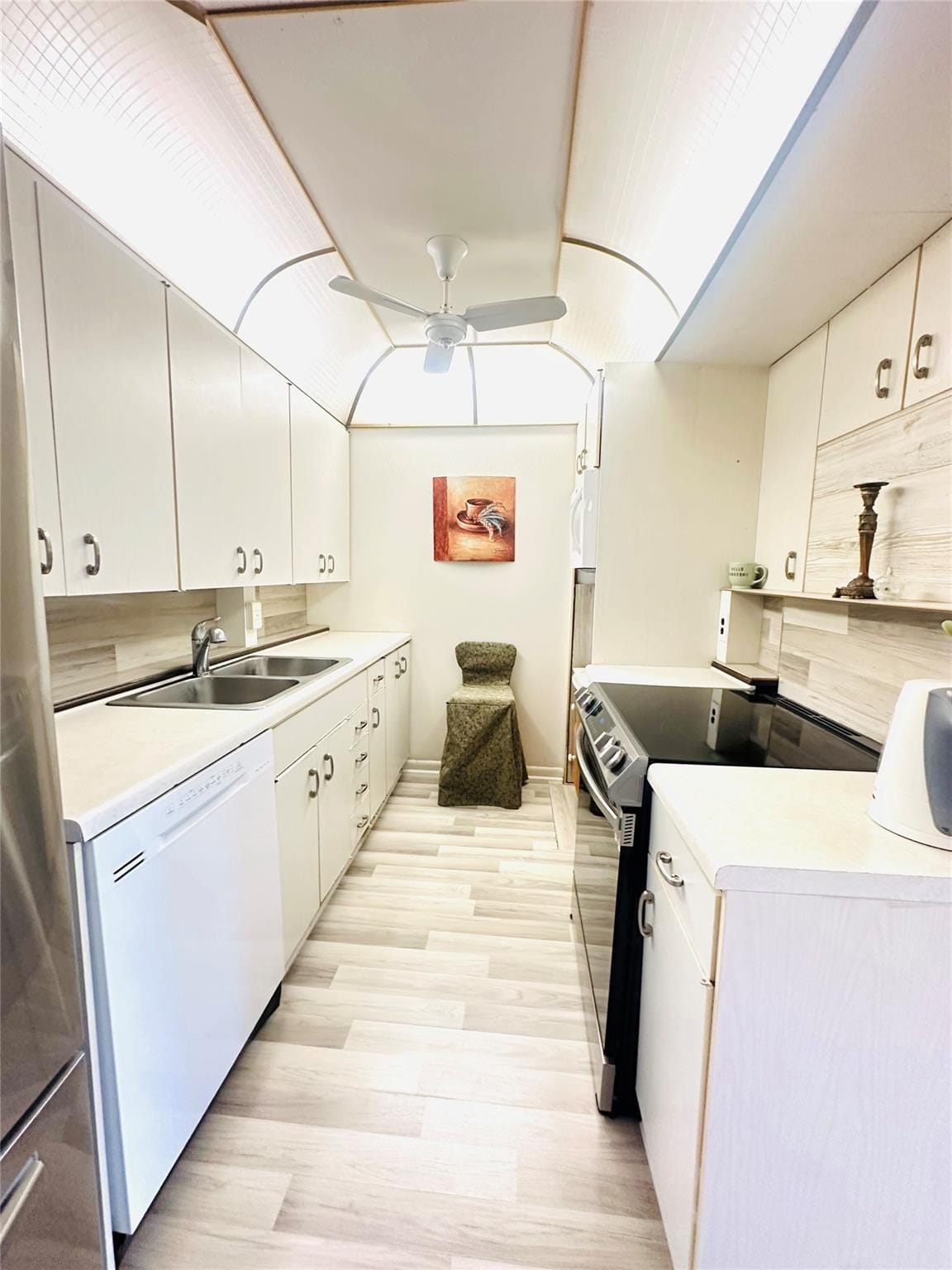 4144 Cambridge G 4144 — photo 8