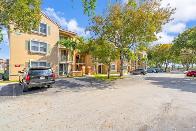 6700 NW 114th Avenue 905, sold in The Courts At Doral Isles, Doral, FL